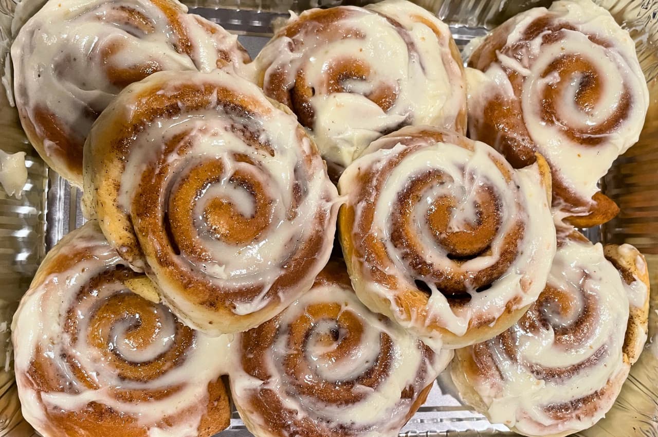 The Most Delicious Cinnamon Rolls Made by Me & ChatGPT